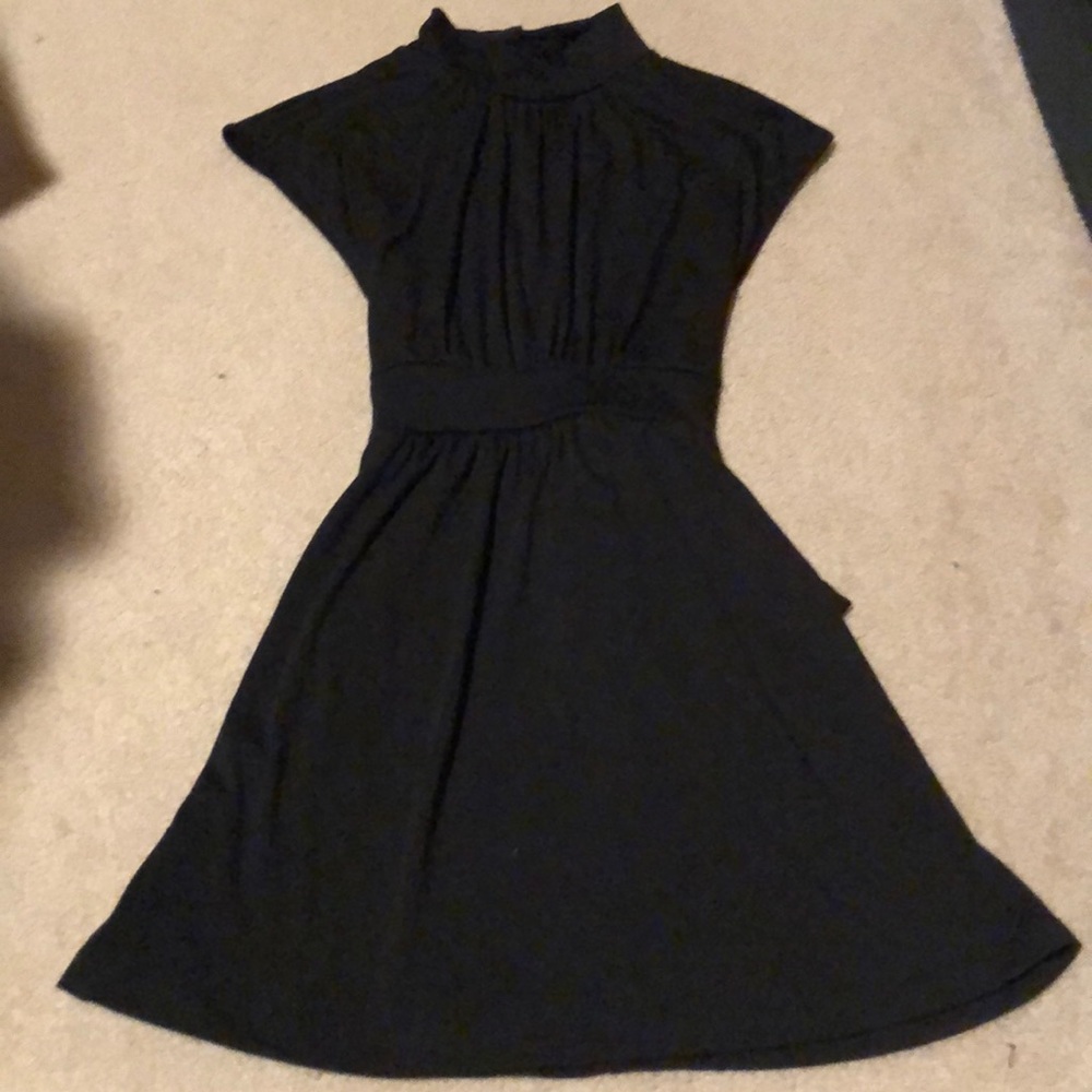 BRAND NEW Maurices Mockneck Keyhole Back Top Small
